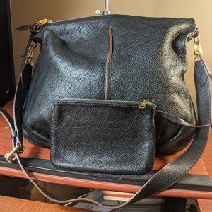 Auth Louis Vuitton Selene Mahina black leather